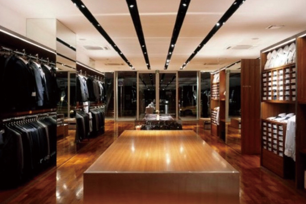 スーツセレクト 難波なんさん通り